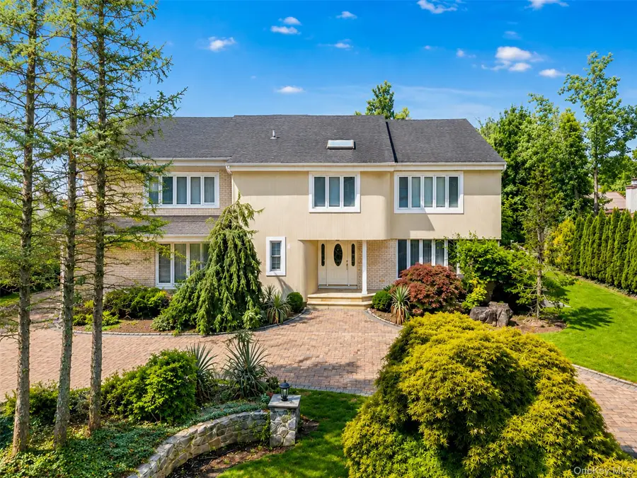 40 Bristol Drive, Manhasset, NY 11030 - #3