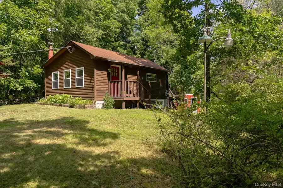 710 Pumpkin Lane, Clinton Corners, NY 12514 - #2