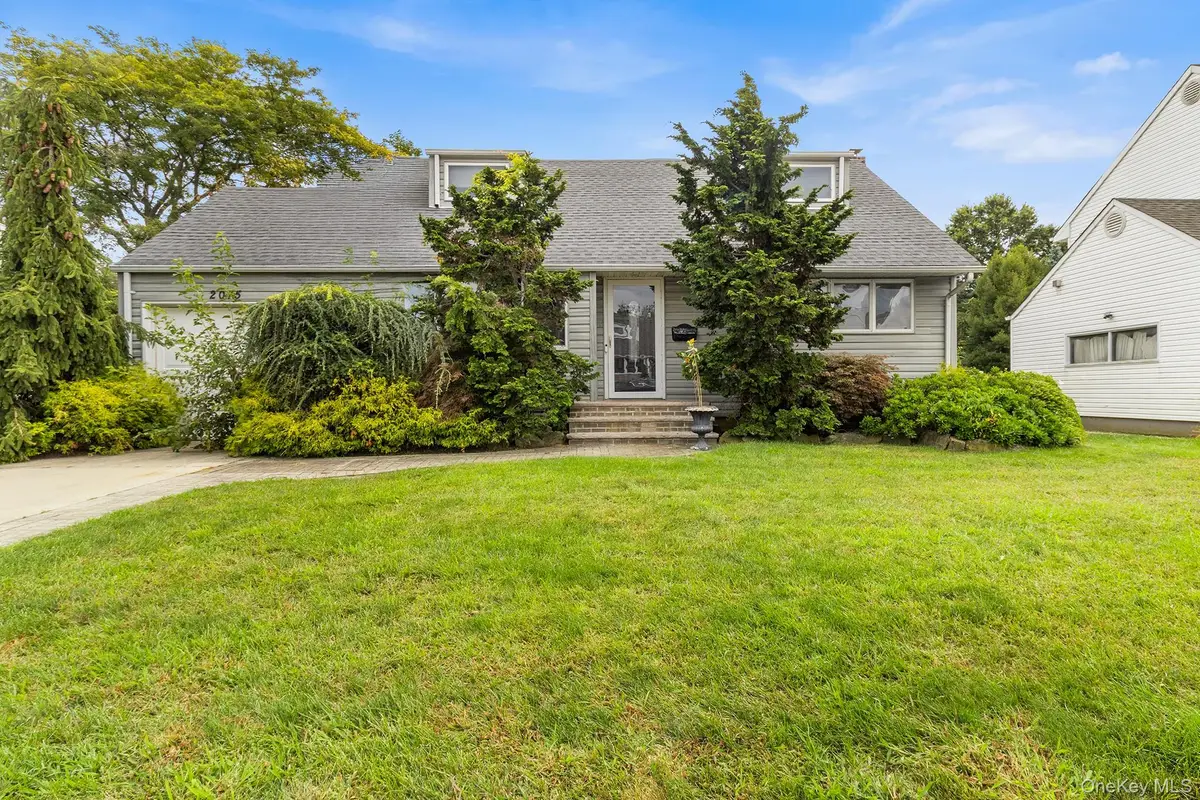2075 Alan Drive, Seaford, NY 11783 - #1