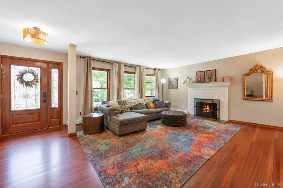 21 Hope Court, Selden, NY 11784 - #3
