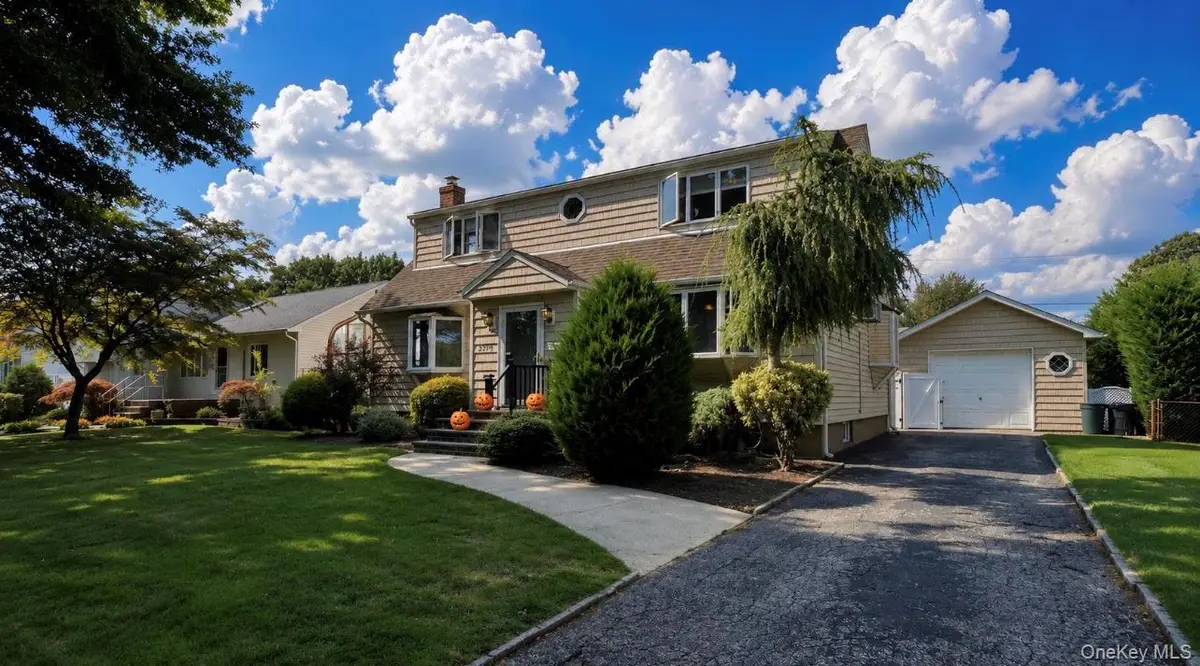 3995 New Road, Seaford, NY 11783 - #1
