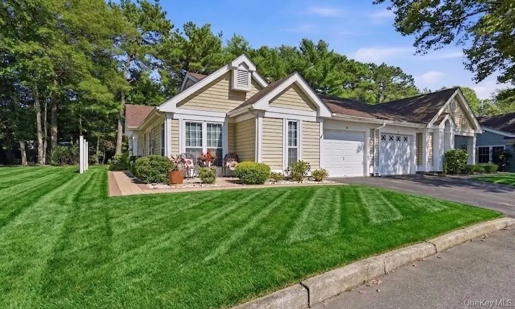 15 Glen Drive, Ridge, NY 11961 - #1