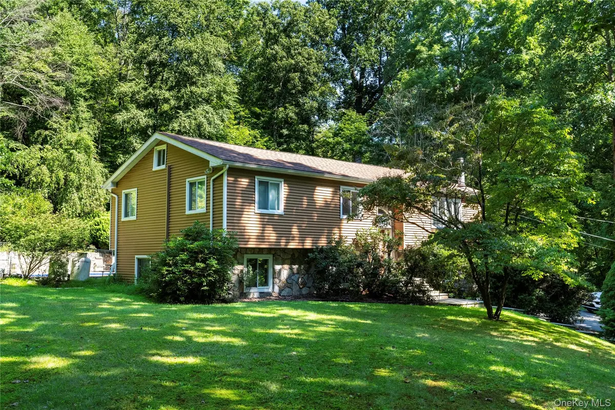 137 W Shore Drive, Putnam Valley, NY 10579 - #1