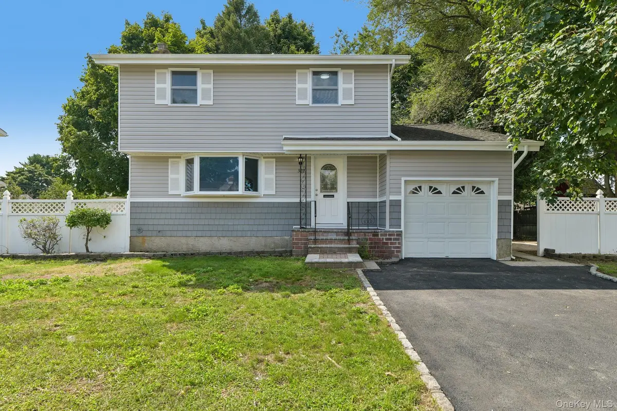 322 Barleau, Brentwood, NY 11717 - #1