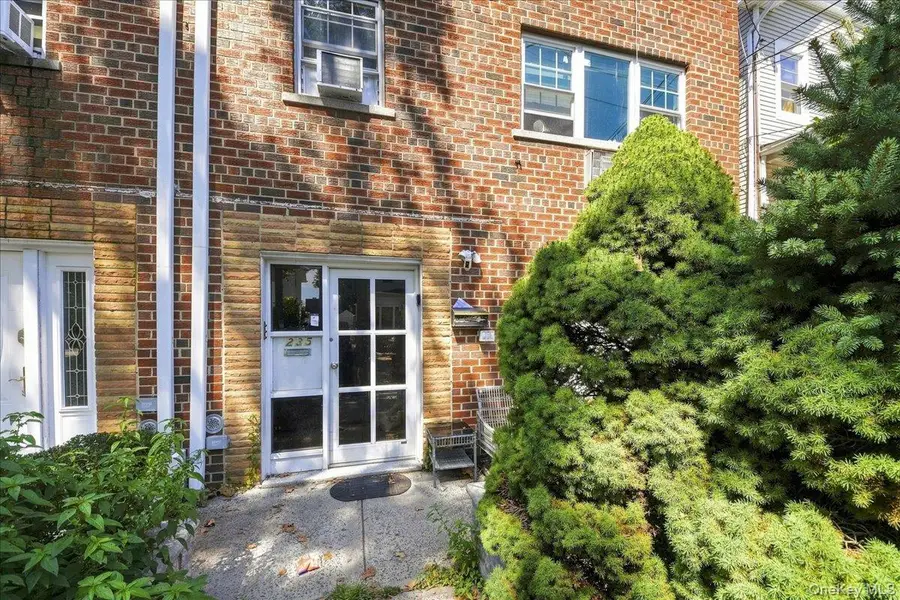 235 E 237th Street, Bronx, NY 10470 - #2