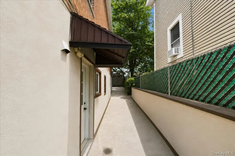 235 E 237th Street, Bronx, NY 10470 - #3
