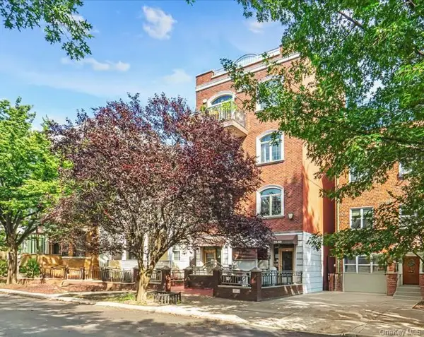 2569 38th Street #1R, Astoria, NY 11103