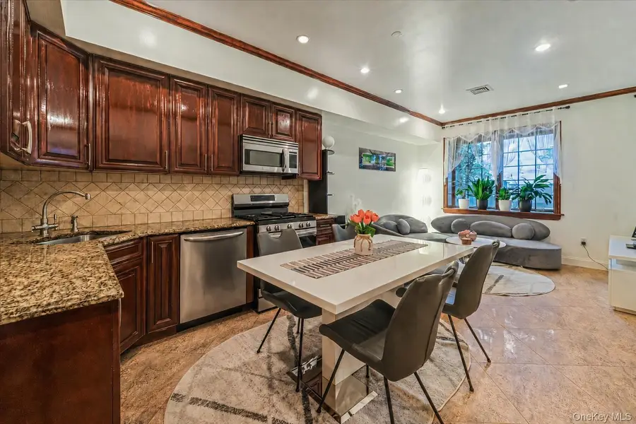 2569 38th Street #1R, Astoria, NY 11103 - #2