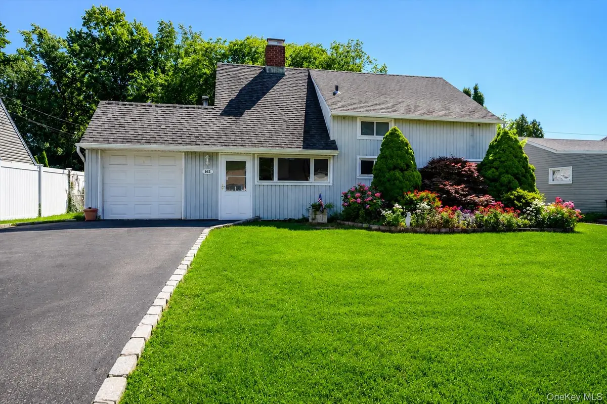 162 Twin Lane N, Wantagh, NY 11793 - #1