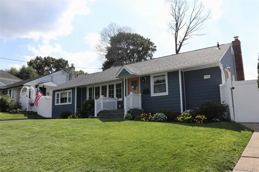 31 Prestwick Terrace, Glen Cove, NY 11542 - #3