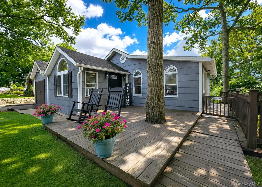 18 Oceanview Avenue, Farmingville, NY 11738 - #2