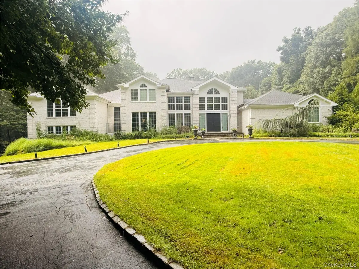 22 Evans Drive, Glen Head, NY 11545 - #1