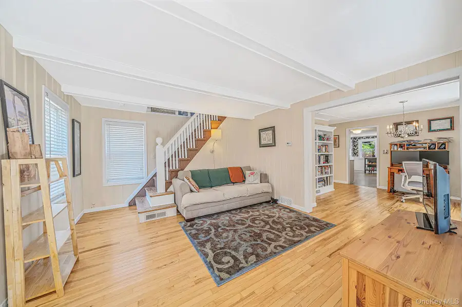 131 Quaker Path, East Setauket, NY 11733 - #2
