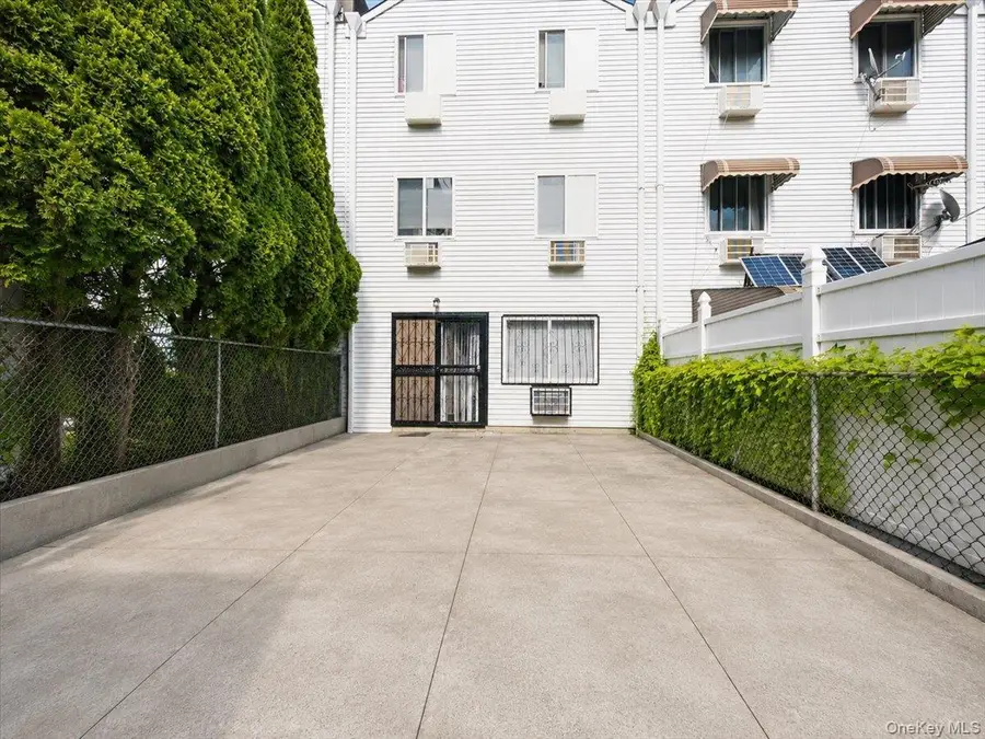 3605 Boller Avenue, Bronx, NY 10466 - #3