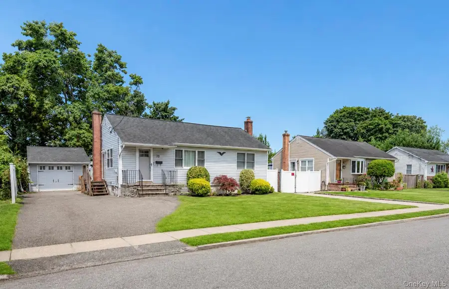 70 Mohawk Drive, North Babylon, NY 11703 - #2