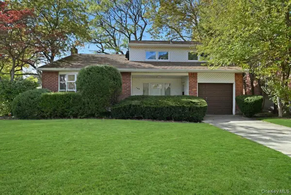 786 Bethlynn Court, East Meadow, NY 11554
