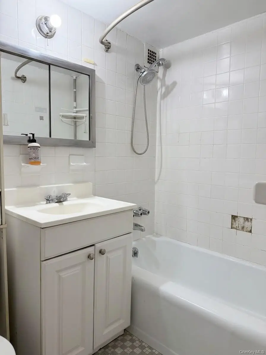 89-15 Parsons Blvd #4G, Jamaica, NY 11432 - #2