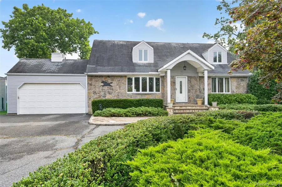 146 Longwood Avenue, Westbury, NY 11590 - #3