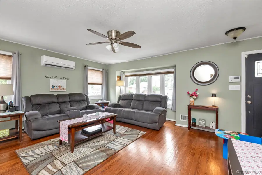 3917 Miller Place, Levittown, NY 11756 - #3