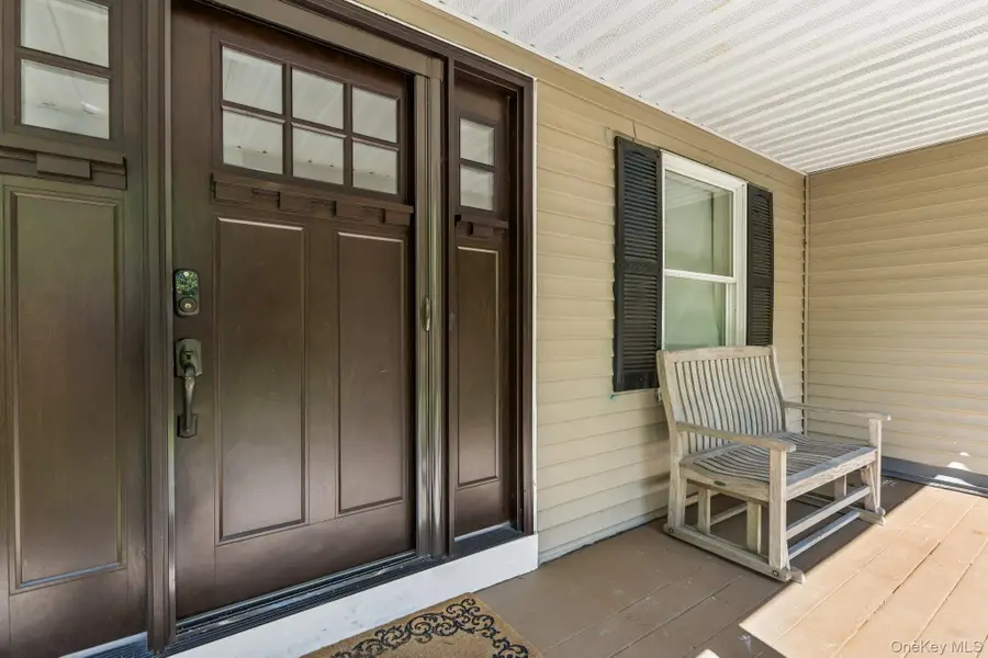 4 Wooded Lane, Hampton Bays, NY 11946 - #3