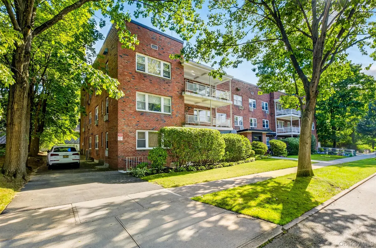 20 Hill Park Avenue #1F, Great Neck, NY 11021 - #1