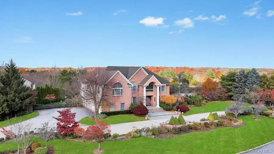 2 Old Bridge Court, Melville, NY 11747 - #2