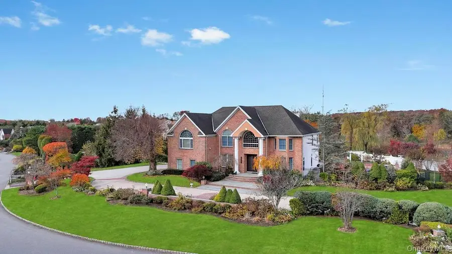 2 Old Bridge Court, Melville, NY 11747 - #3