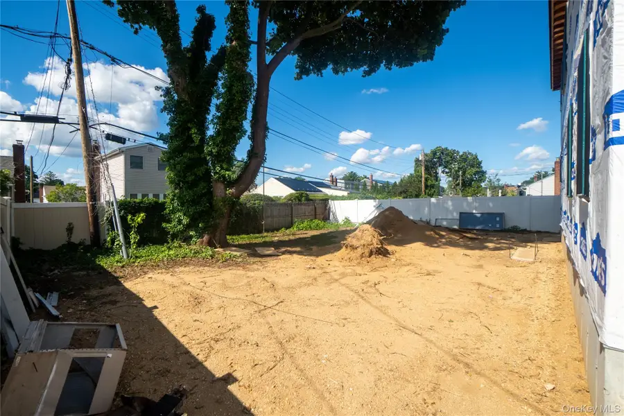 2001 N Jerusalem Road, East Meadow, NY 11554 - #3