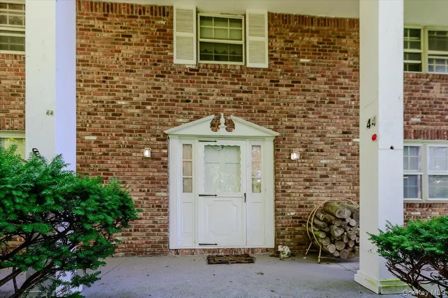 44 E Half Hollow Road, Dix Hills, NY 11746 - #2