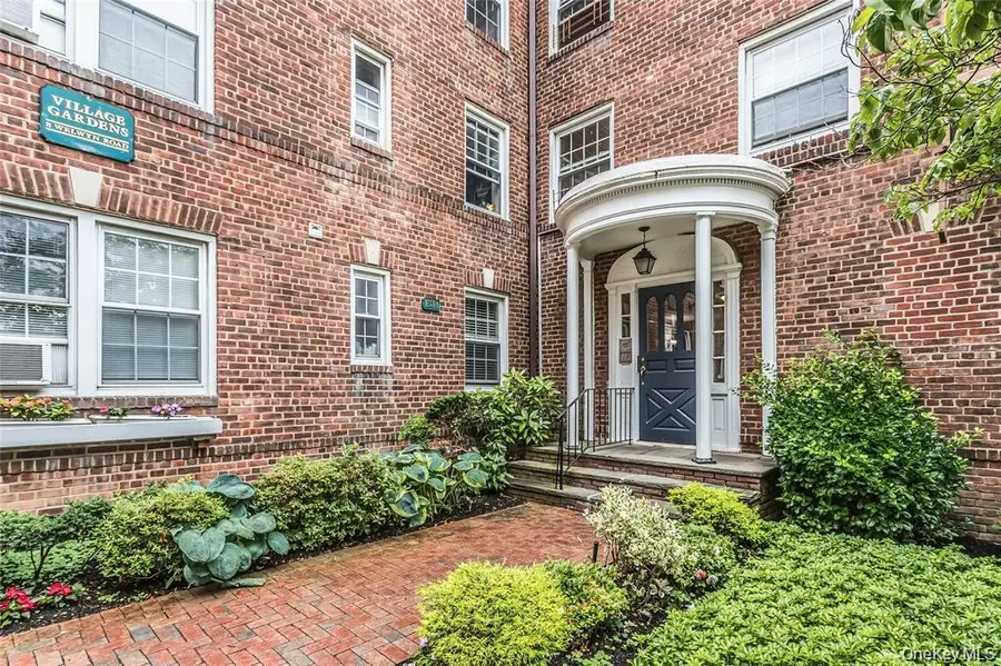 8 Welwyn Road #2G, Great Neck, NY 11020 - #2