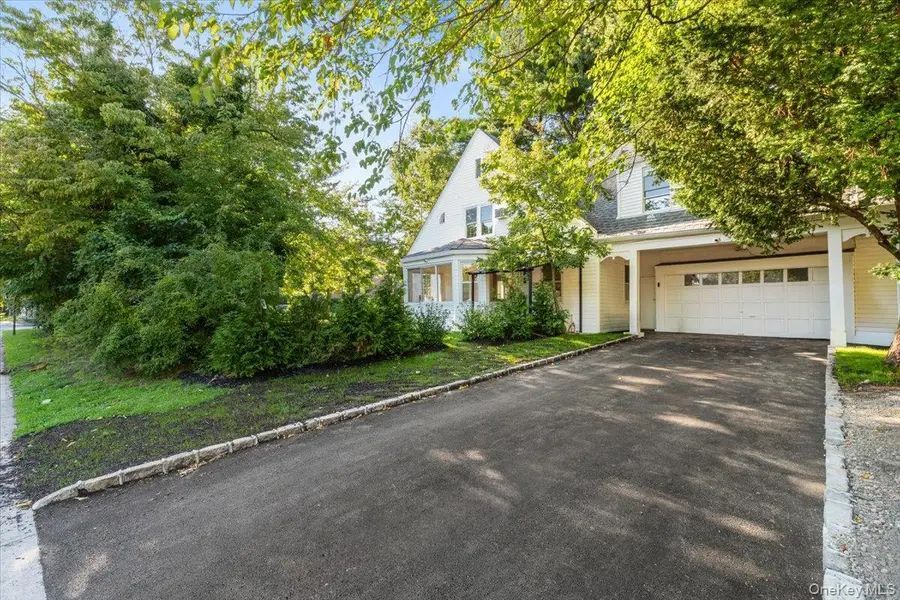 19 Gilchrest Road, Great Neck, NY 11021 - #2