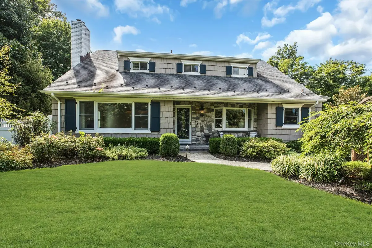 18 Briarcliff Place, Huntington, NY 11743 - #1