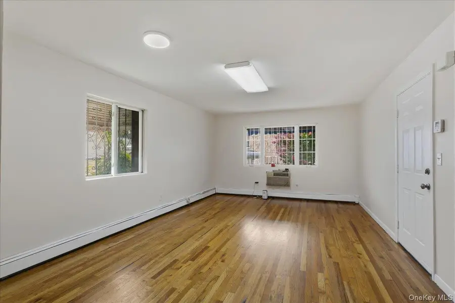 4010 De Reimer Avenue, Bronx, NY 10466 - #2