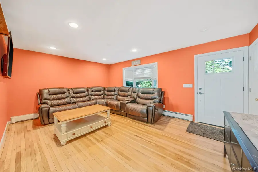 40 Avenue A, Holbrook, NY 11741 - #3