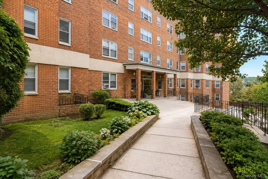 280 Collins Avenue #3i, Fleetwood, NY 10552 - #2