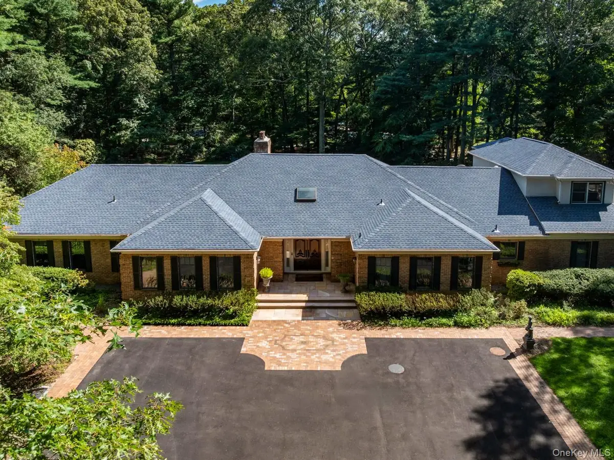 10 Laurel Woods Drive, Upper Brookville, NY 11771 - #1
