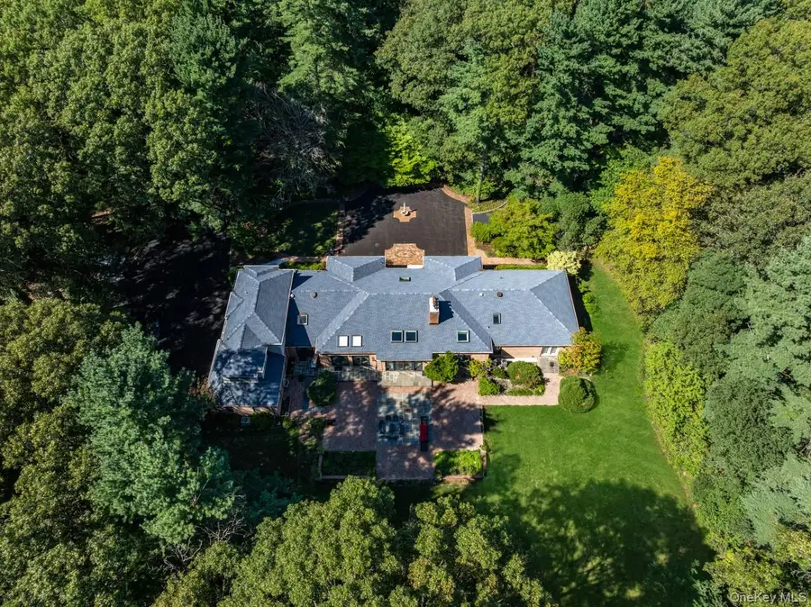 10 Laurel Woods Drive, Upper Brookville, NY 11771 - #2