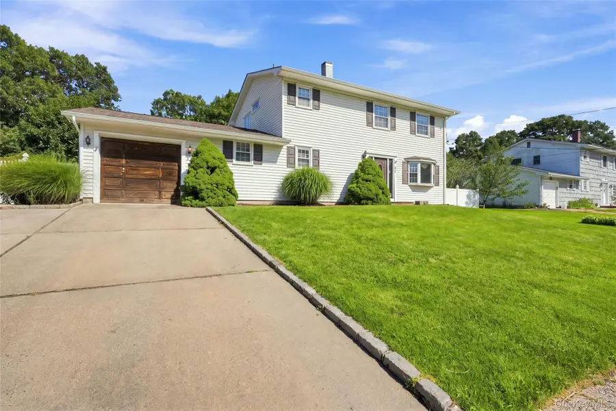 25 Harvey Lane, Ronkonkoma, NY 11779 - #2