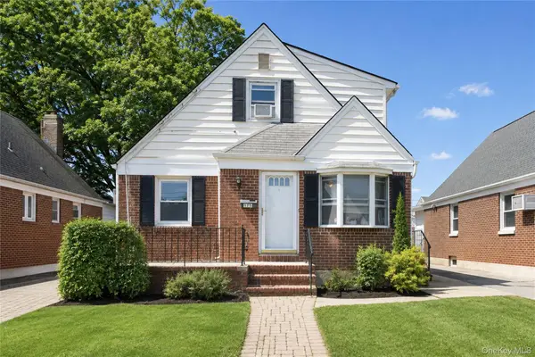 175 Latham Road, Mineola, NY 11501