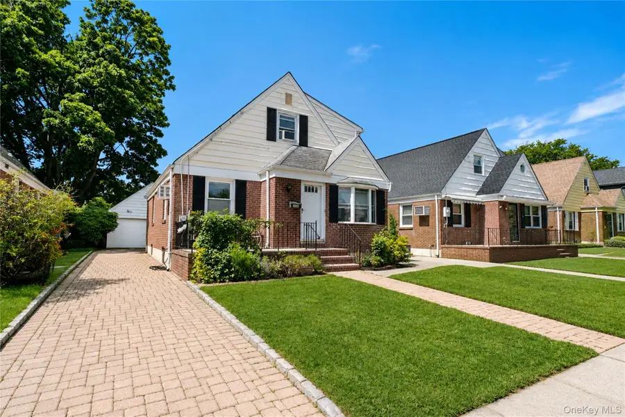 175 Latham Road, Mineola, NY 11501 - #2