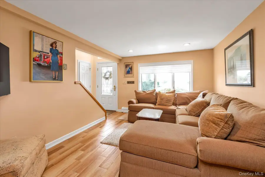 2781 S Saint Marks Avenue, Bellmore, NY 11710 - #3