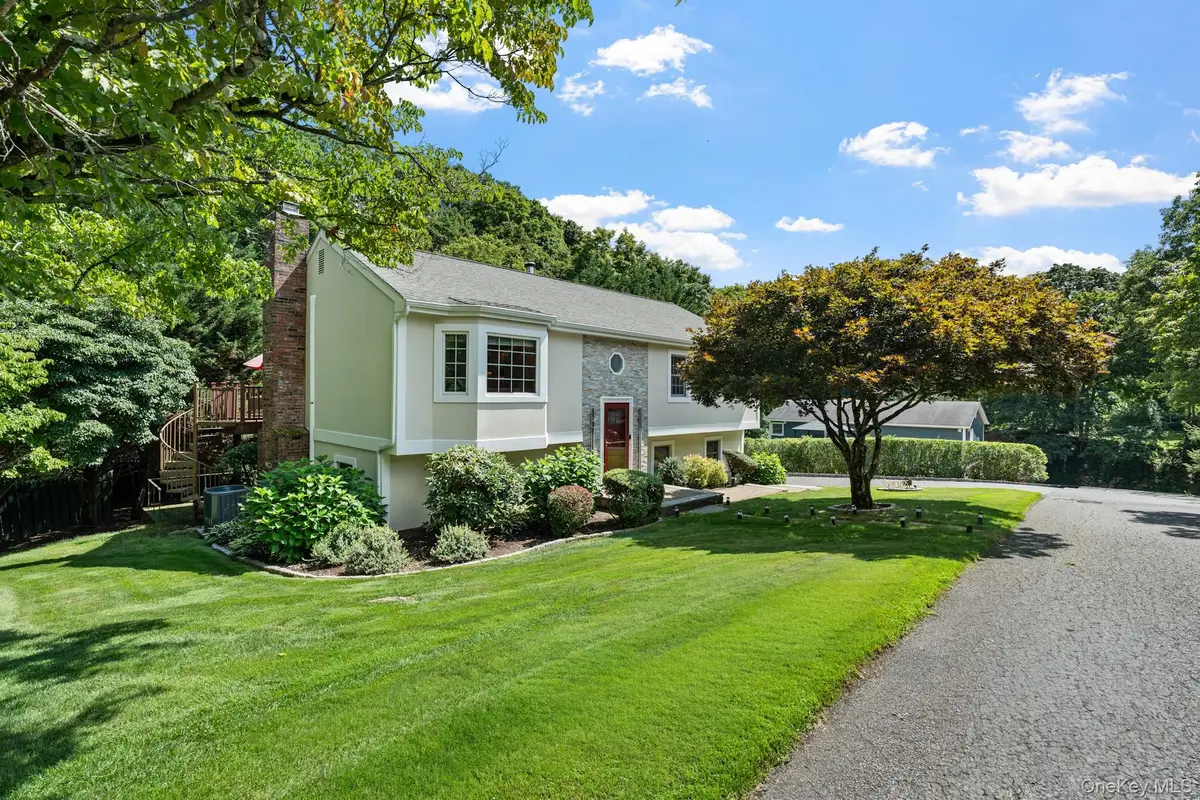 3 Douglas Drive, Pleasantville, NY 10570 - #1