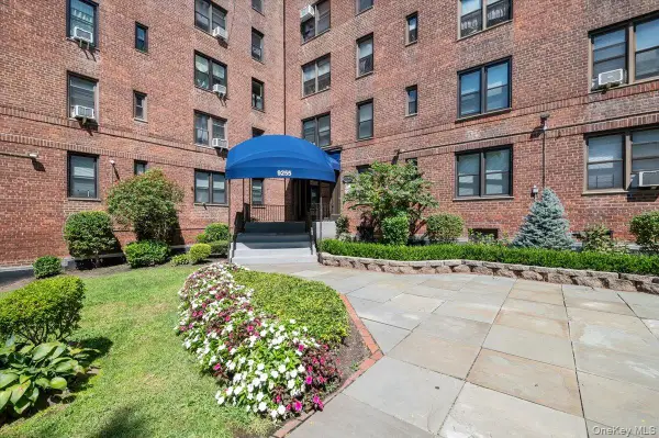 9255 Shore Road #3C, Brooklyn, NY 11209