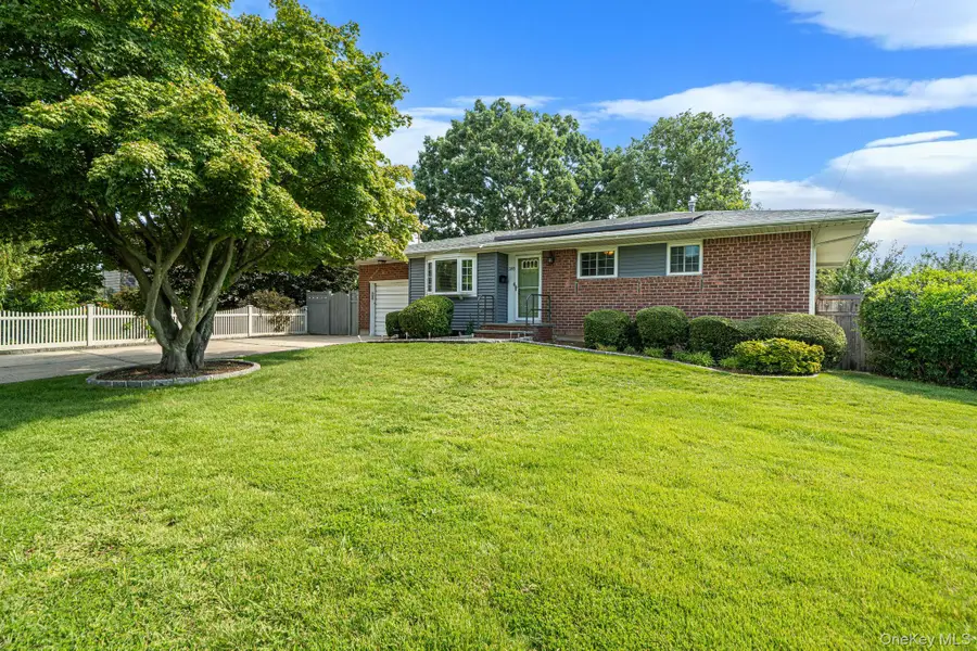 285 W 9th Street, Deer Park, NY 11729 - #3