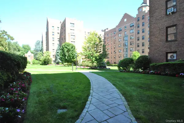 198 Garth Road #3C, Scarsdale, NY 10583
