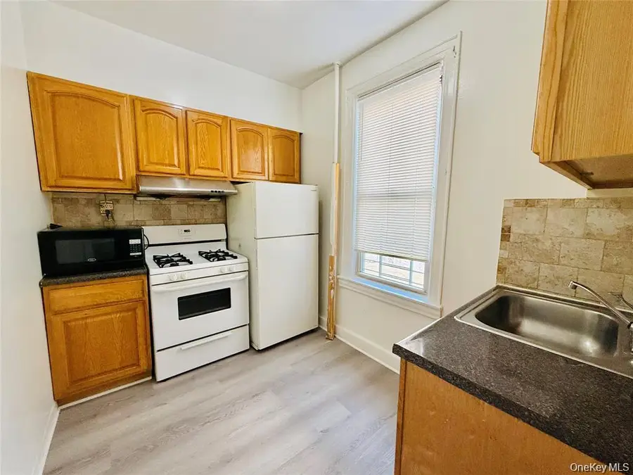 1823 Radcliff Avenue, Bronx, NY 10462 - #2