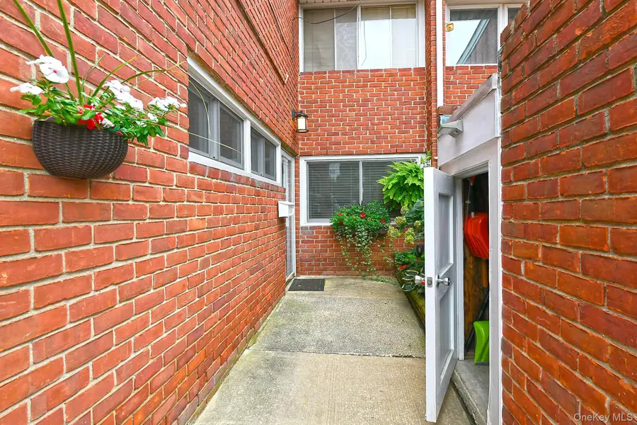 745 Conklin Street #18, Farmingdale, NY 11735 - #2