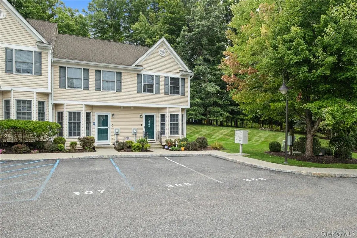 307 Alexandra Court, Carmel, NY 10512 - #1