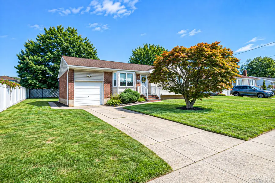 149 Burlington Avenue, Deer Park, NY 11729 - #2