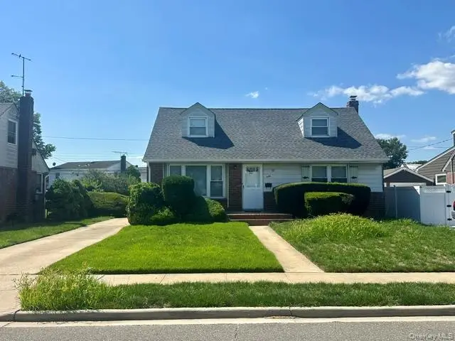 586 Martin Road, Franklin Square, NY 11010 - #1